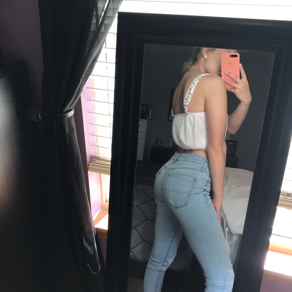 Cropped Tank Top - Picture 2 of 5